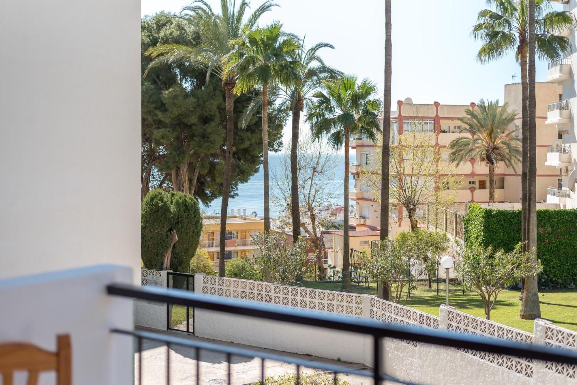 Torremolinos Yellow Fabuloso Andra Exterior photo